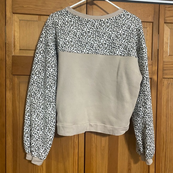 Pink Lily cropped sweatshirt - Picture 3 of 4